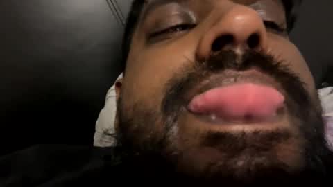 Snapshot of suggnight chatting on February 2025 02:51:02 AM Let me be your knight that saves you online show from February 2025 02:51:02 AM