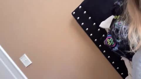 Ophelia online show from November 2025 04:53:01 PM