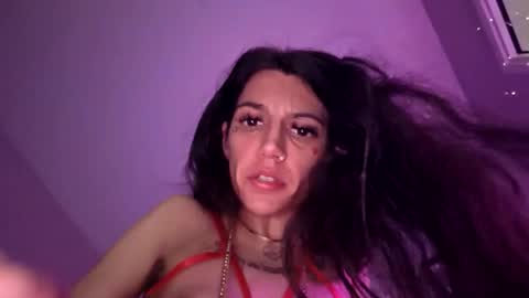 Snapshot of suki_with_the_good_coochie chatting on January 2026 10:28:02 AM Asian and a white online show from January 2026 10:28:02 AM