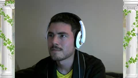 Snapshot of sultansgirls chatting on October 2025 06:14:01 AM The Sultan online show from October 2025 06:14:01 AM