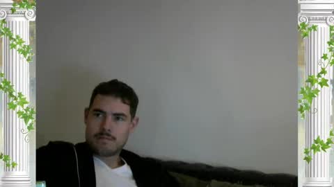 Snapshot of sultansgirls chatting on October 2025 06:12:01 PM The Sultan online show from October 2025 06:12:01 PM