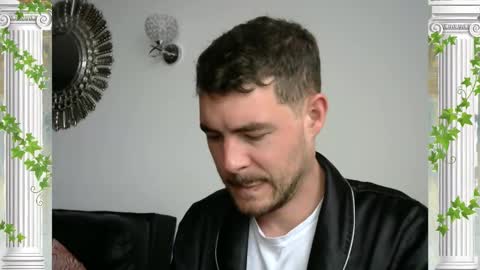 Snapshot of sultansgirls chatting on November 2025 04:28:02 PM The Sultan online show from November 2025 04:28:02 PM