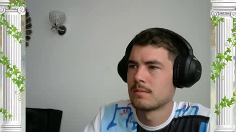 Snapshot of sultansgirls chatting on November 2025 06:40:02 PM The Sultan online show from November 2025 06:40:02 PM