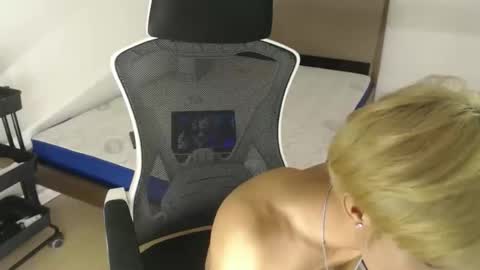 Snapshot of sultry_charls chatting on September 2025 01:05:02 PM sultry_charls online show from September 2025 01:05:02 PM