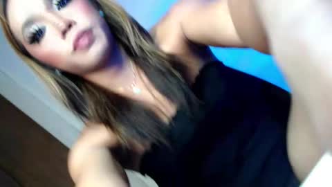 sultry_sirenxx online show from May 2026 04:25:02 PM