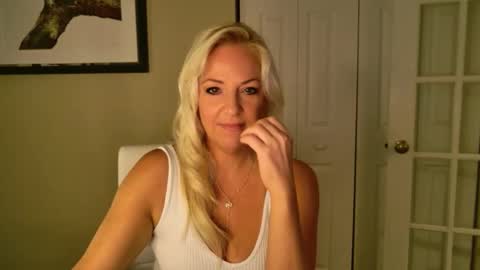 Amber online show from September 2025 08:52:01 PM