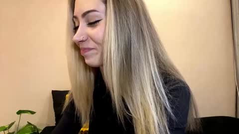 Lexi online show from December 2025 08:30:02 AM