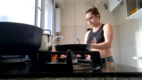 Snapshot of sunflower_dance chatting on February 2025 09:27:02 PM Jeraldine online show from February 2025 09:27:02 PM