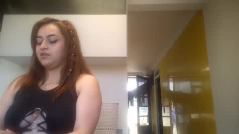 Snapshot of sunflower_dance chatting on September 2025 05:57:02 PM Jeraldine online show from September 2025 05:57:02 PM