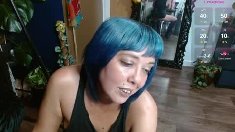 Snapshot of sunni_hottie chatting on May 2026 01:12:01 AM Sunni Knight online show from May 2026 01:12:01 AM