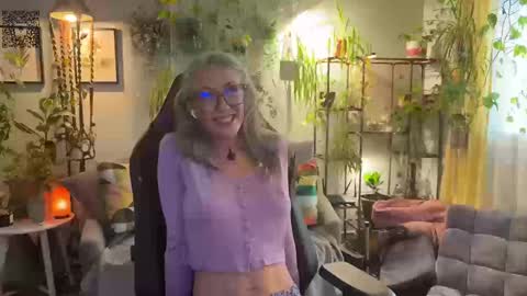 Hi Im Sunnie - Next show Friday August 1 online show from September 2025 04:10:02 PM