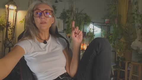 Hi Im Sunnie - Next show Friday August 1 online show from January 2026 05:09:01 AM