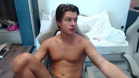 Alice and Sergey online show from October 2025 07:18:01 AM