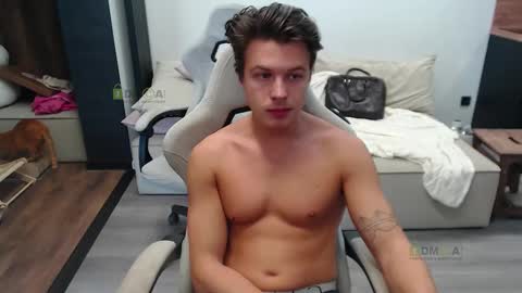 Alice and Sergey online show from October 2025 06:25:02 AM