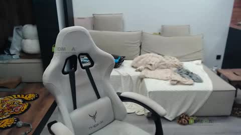 Alice and Sergey online show from January 2026 04:20:02 PM