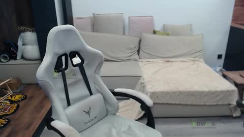 Alice and Sergey online show from February 2026 06:31:01 AM