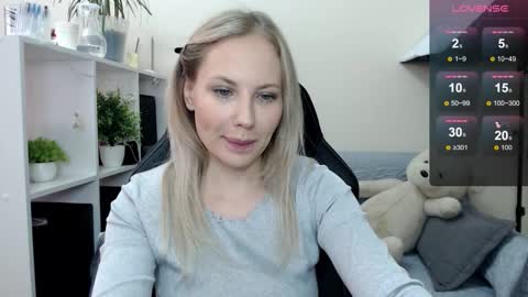 Naomi online show from October 2025 05:38:02 AM