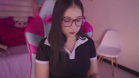 Snapshot of sunny_flower_ chatting on December 2025 01:55:01 AM SUNNY online show from December 2025 01:55:01 AM