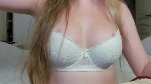 Snapshot of sunny_love__ chatting on November 2025 12:38:01 PM Vanessa online show from November 2025 12:38:01 PM