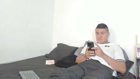 Snapshot of sunnyandevan chatting on December 2024 06:57:02 PM Christian Vanessa online show from December 2024 06:57:02 PM