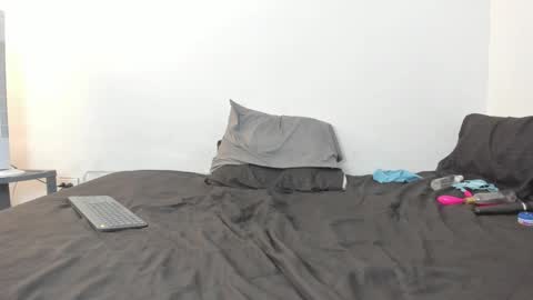 Snapshot of sunnyandevan chatting on December 2024 09:52:01 PM Christian Vanessa online show from December 2024 09:52:01 PM