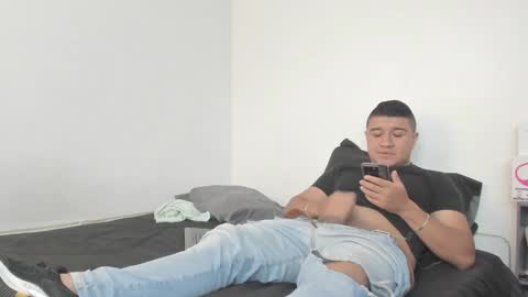 Snapshot of sunnyandevan chatting on December 2024 04:16:02 PM Christian Vanessa online show from December 2024 04:16:02 PM