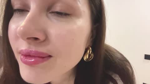 Snapshot of sunnyhathcox chatting on December 2025 08:09:01 AM Christina online show from December 2025 08:09:01 AM