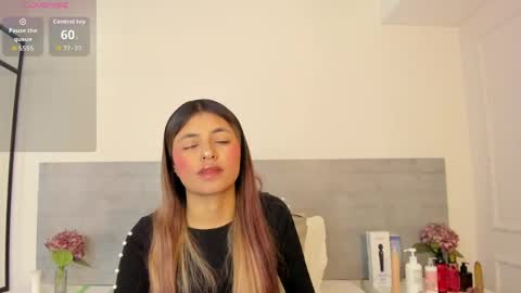 sunnywhitee online show from April 2026 07:16:02 PM
