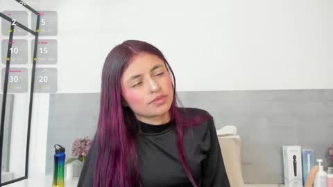 sunnywhitee online show from April 2026 07:20:01 PM