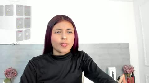 sunnywhitee online show from May 2026 07:21:01 PM