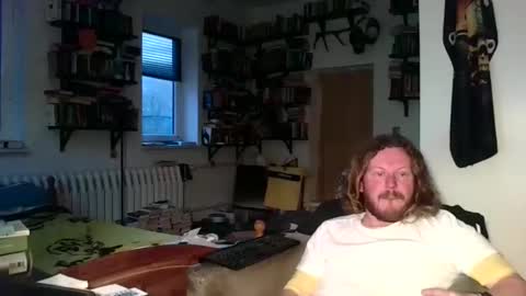 sunr1sa online show from December 2025 03:20:01 PM