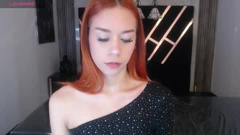 Susana   Mejia online show from December 2025 10:54:01 AM