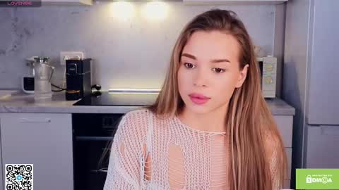 Snapshot of sunsally chatting on March 2025 09:31:02 PM Sally online show from March 2025 09:31:02 PM