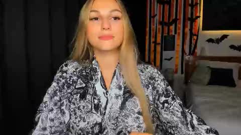 Snapshot of sunsetwithava chatting on November 2025 07:08:02 AM sunsetwithava online show from November 2025 07:08:02 AM