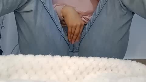 Annie online show from February 2026 06:29:02 PM