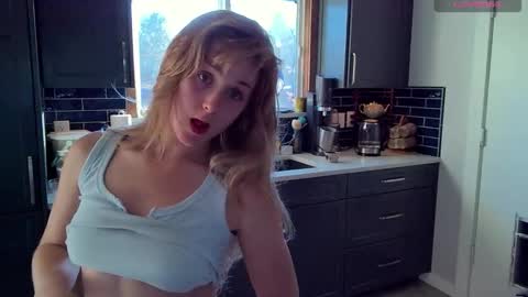 Snapshot of sunshine_pixie chatting on October 2025 11:39:02 PM Sunray online show from October 2025 11:39:02 PM