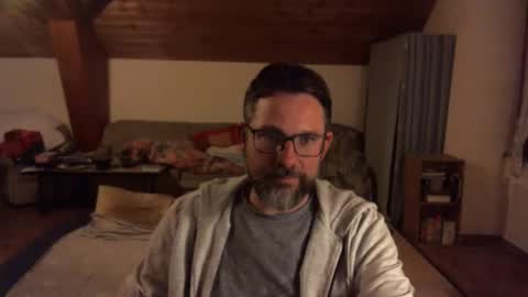 supersquirrel81 online show from November 2025 08:40:01 PM