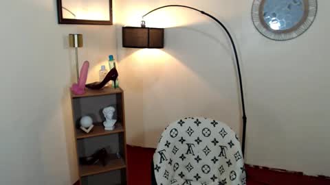 clainyy online show from October 2025 05:35:02 PM