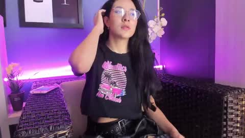 Susann online show from March 2025 08:00:01 PM