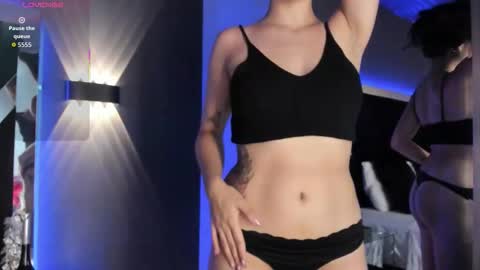 Susann online show from November 2025 07:25:01 PM