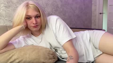 Snapshot of susan228 chatting on October 2025 07:11:01 AM Vladiva online show from October 2025 07:11:01 AM