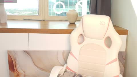 Snapshot of susan_backer chatting on March 2026 12:01:01 PM Susan online show from March 2026 12:01:01 PM