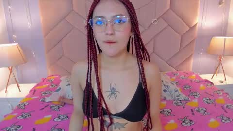 Snapshot of susan_cotton chatting on December 2025 03:44:02 AM Susan Cotton online show from December 2025 03:44:02 AM