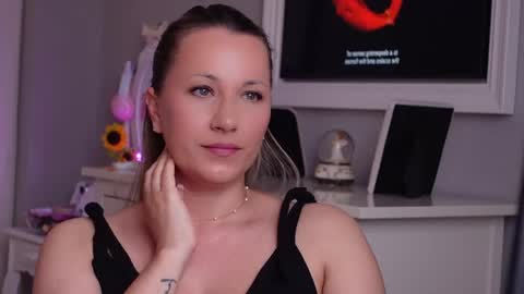 SusanJewel online show from May 2026 07:15:02 AM