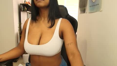 Susan Rhodes online show from November 2025 01:00:01 PM