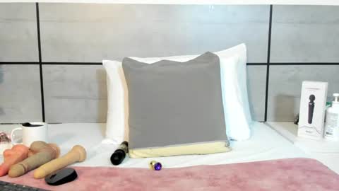 susanthomass online show from July 2026 07:42:02 PM