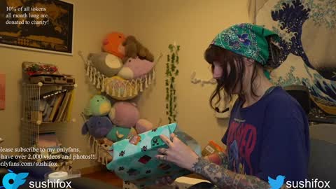 Snapshot of sushifox chatting on December 2024 06:20:02 PM online show from December 2024 06:20:02 PM