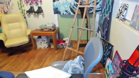 Snapshot of sushifox chatting on November 2025 01:19:01 AM online show from November 2025 01:19:01 AM