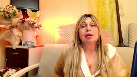 SusiexNoreen online show from April 2026 02:18:01 PM