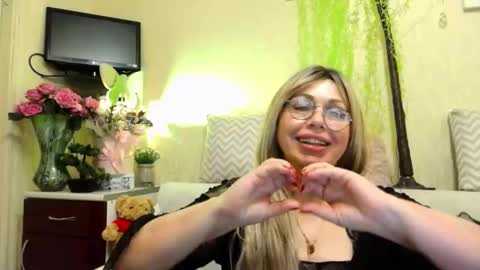SusiexNoreen online show from May 2026 01:25:02 AM